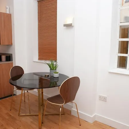 River-side 1 Bedroom In Bristol